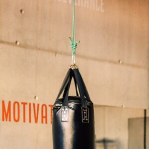 Voller hängender Boxsack 180cm + Befestigungskette GladiatorFit 6 Voller hängender Boxsack 180cm 2