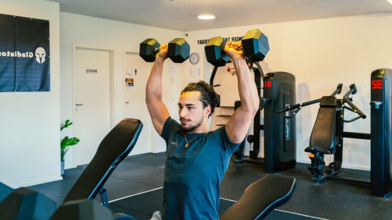 Les 8 meilleurs exercices avec haltères