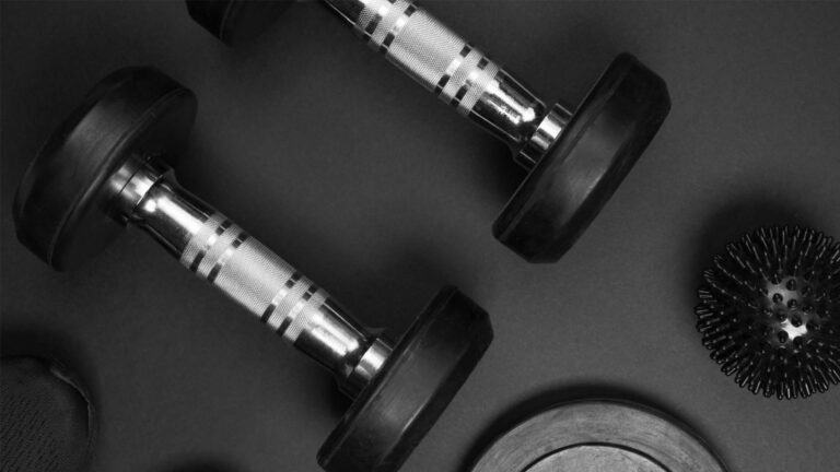 Haltères vs machines de musculation