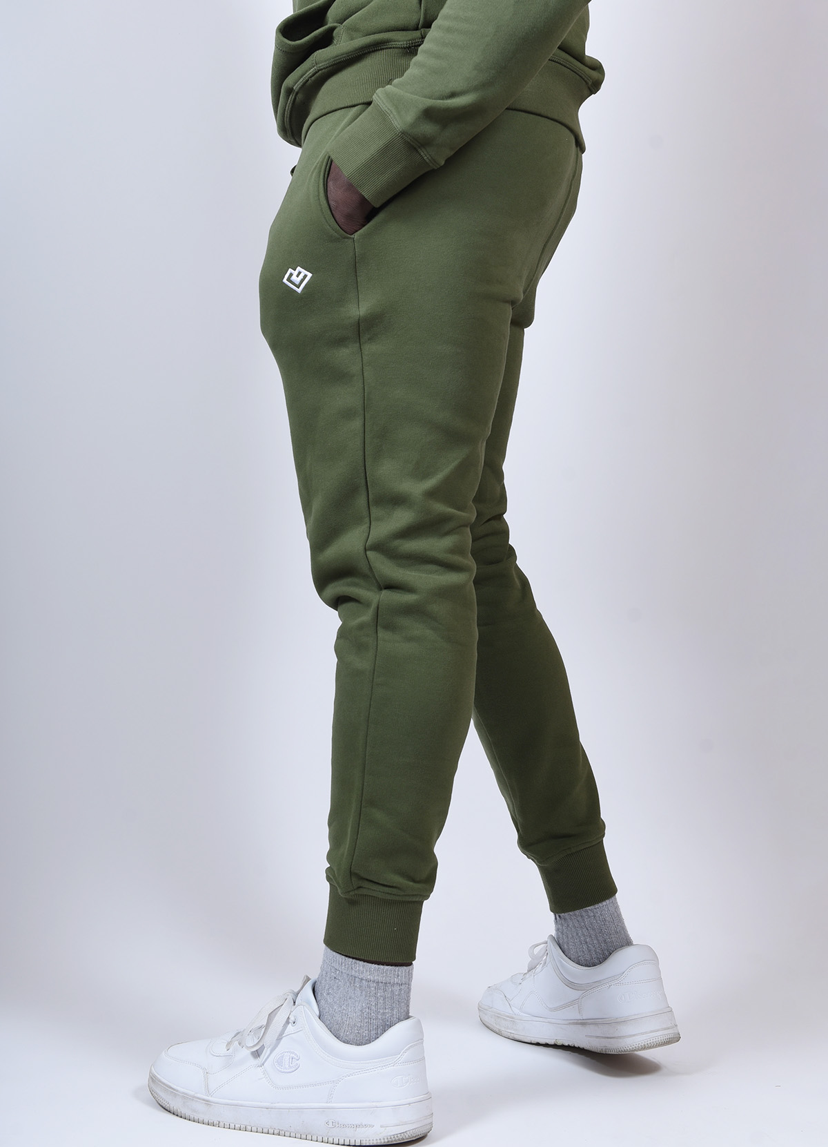 Loven Jogger di Essence Uomo 4 jogger verde 3 1200