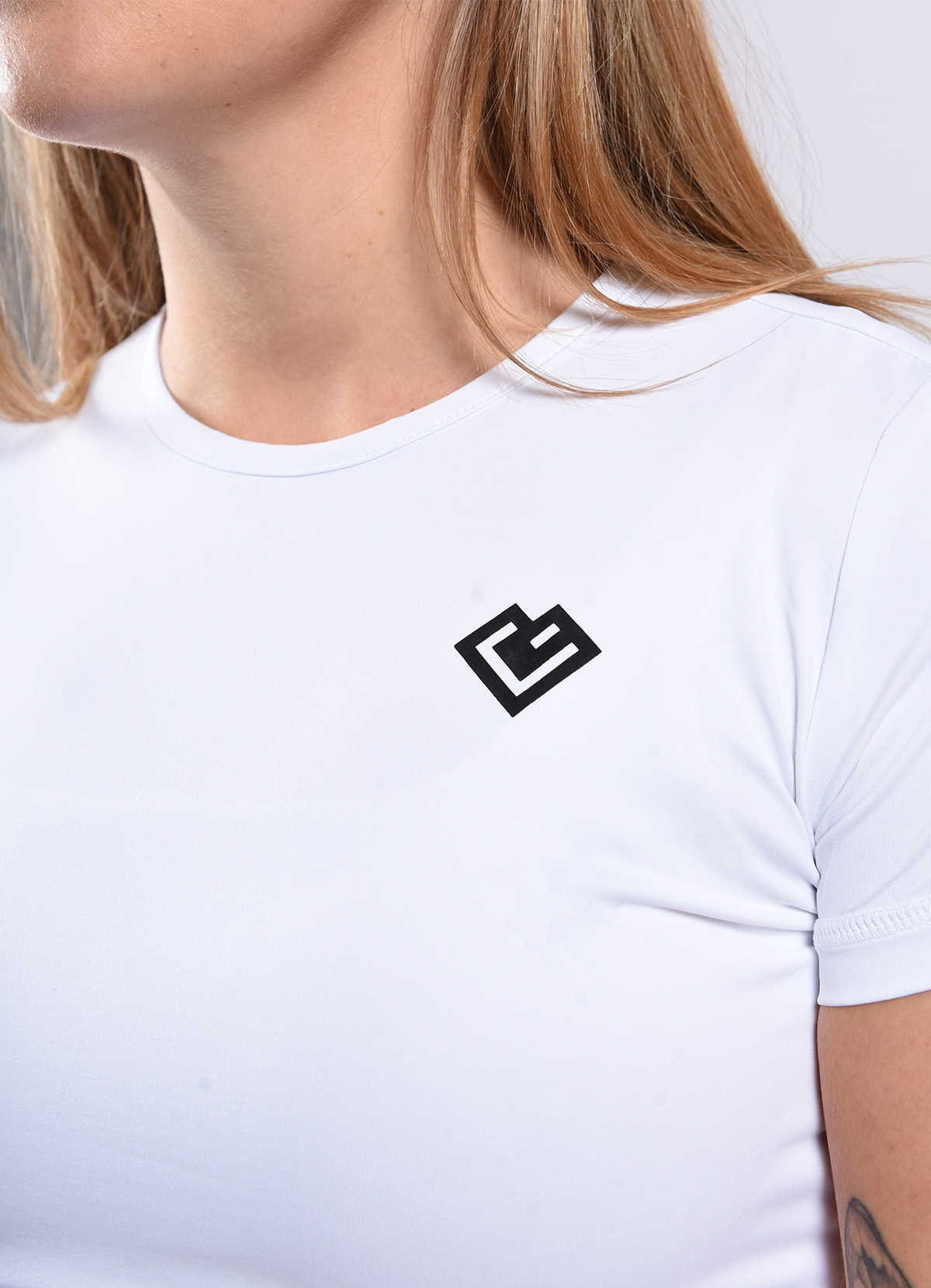 Maglietta Glow da donna Loven 6 tshirt aderente bianca 2