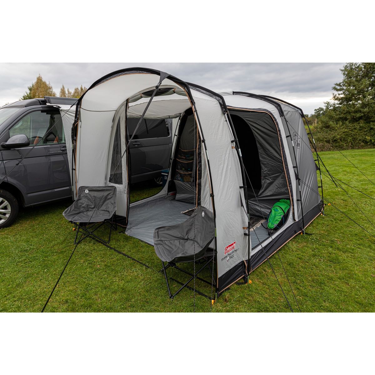 Journeymaster Pro M BlackOut Tent Coleman 7 Journeymaster Pro M BlackOut Tent Coleman 4