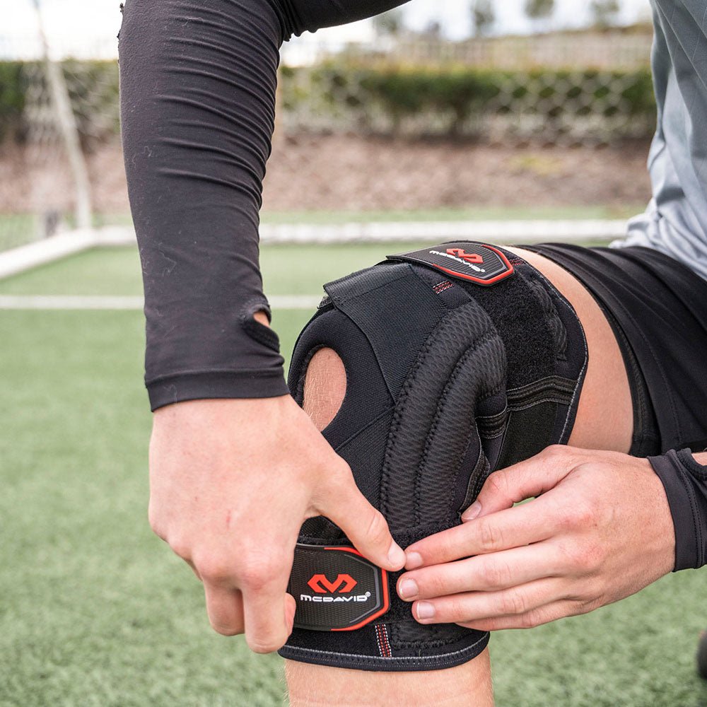 McDavid knee brace with supports and transverse straps 4 McDavid kneepad with supports and transverse straps 32053