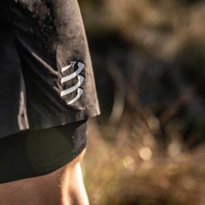 Compressport Pantalones cortos de trail 2 en 1 para hombre 52241