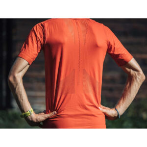Camiseta Trail de manga corta y media cremallera Compressport Hombre 44 Camiseta trail a courte Trail media cremallera manga corta Homme Compressport 59943