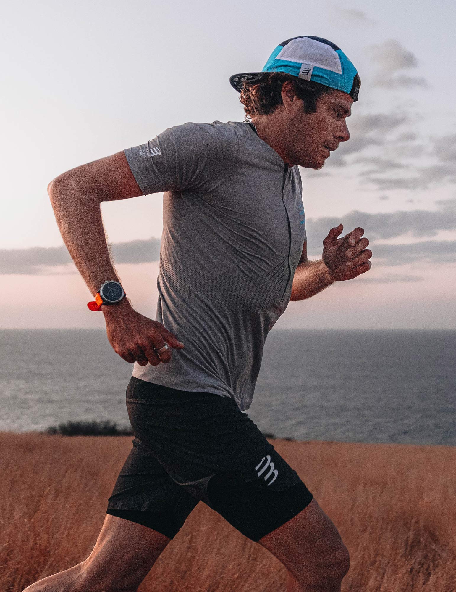 Camiseta Trail de manga corta y media cremallera Compressport Hombre 4 Camiseta trail a courte Trail media cremallera manga corta Homme Compressport 81628