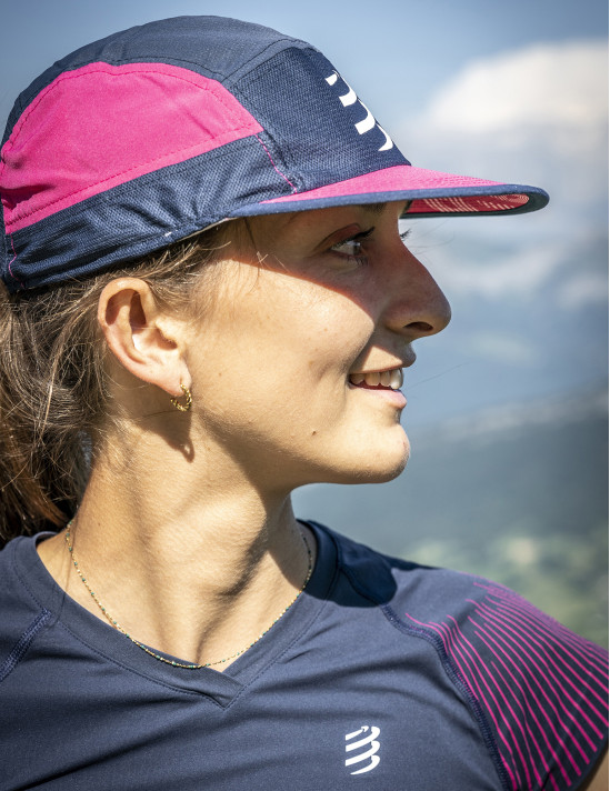 Gorra deportiva transpirable y ajustable Compressport "Gorra ligera de 5 paneles 27 Gorra deportiva transpirable y ajustable Gorra ligera de 5 paneles Compressport 57308