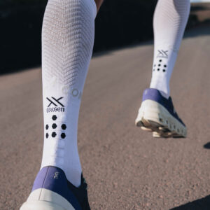 Calzini a compressione alta "Full Socks Oxygen" di Compressport 12 Calze complete Calze a compressione Oxygen Compressport 31198
