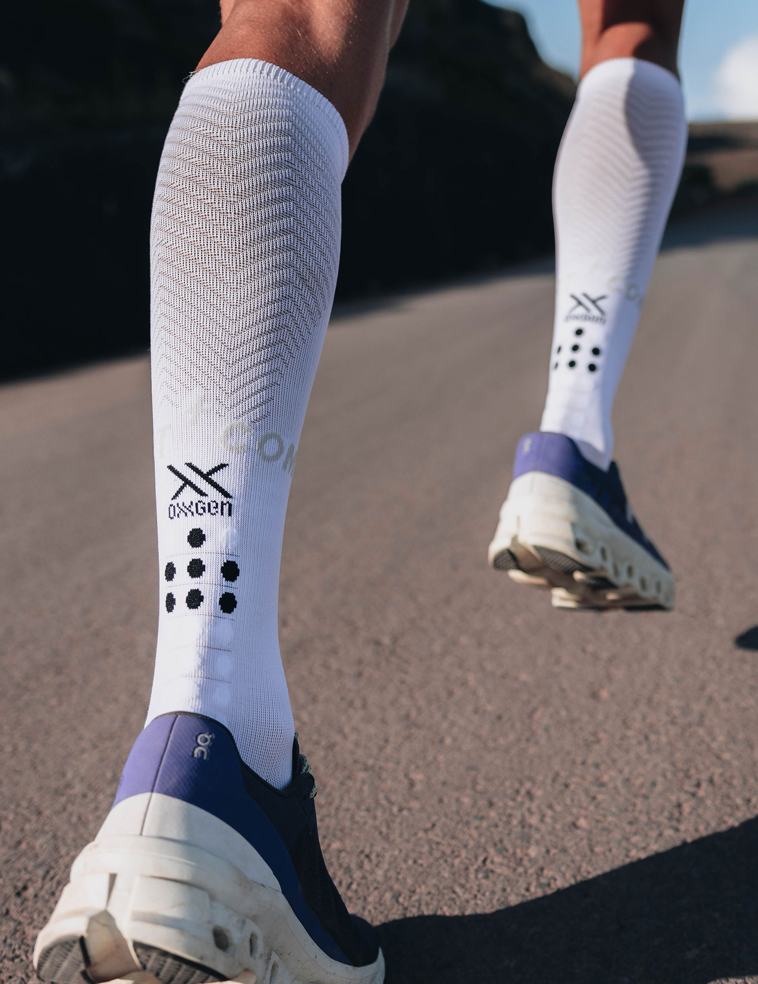 Calzini a compressione alta "Full Socks Oxygen" di Compressport 5 Calze complete Calze a compressione Oxygen Compressport 31198