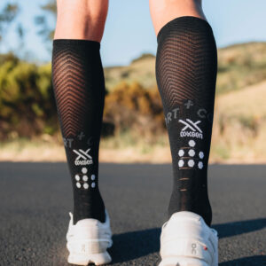 Calzini a compressione alta "Full Socks Oxygen" di Compressport 14 Calze complete Calze a compressione Oxygen Compressport 69389