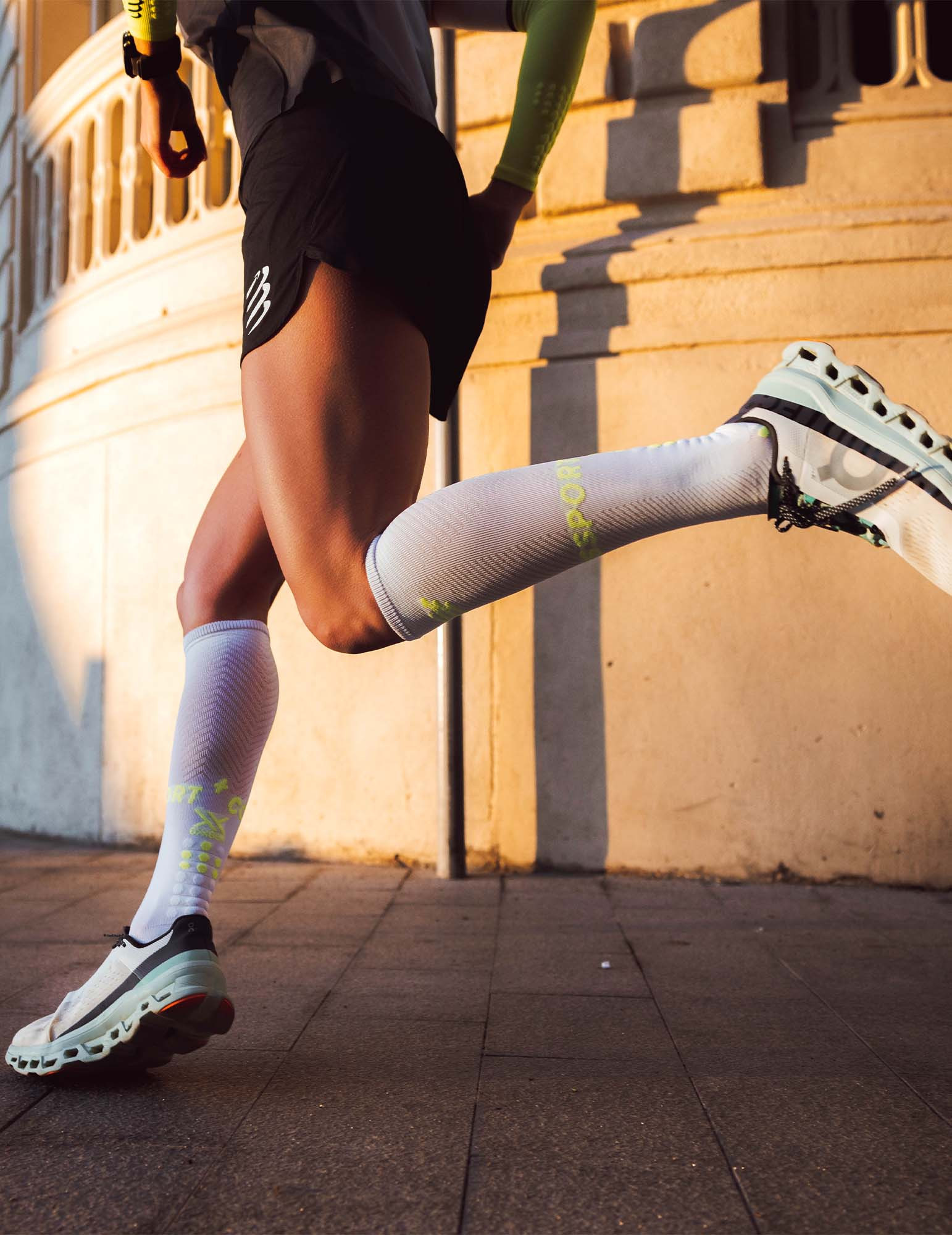 Calzini a compressione alta "Full Socks Oxygen" di Compressport 3 Calze complete Calze a compressione Oxygen Compressport 90691