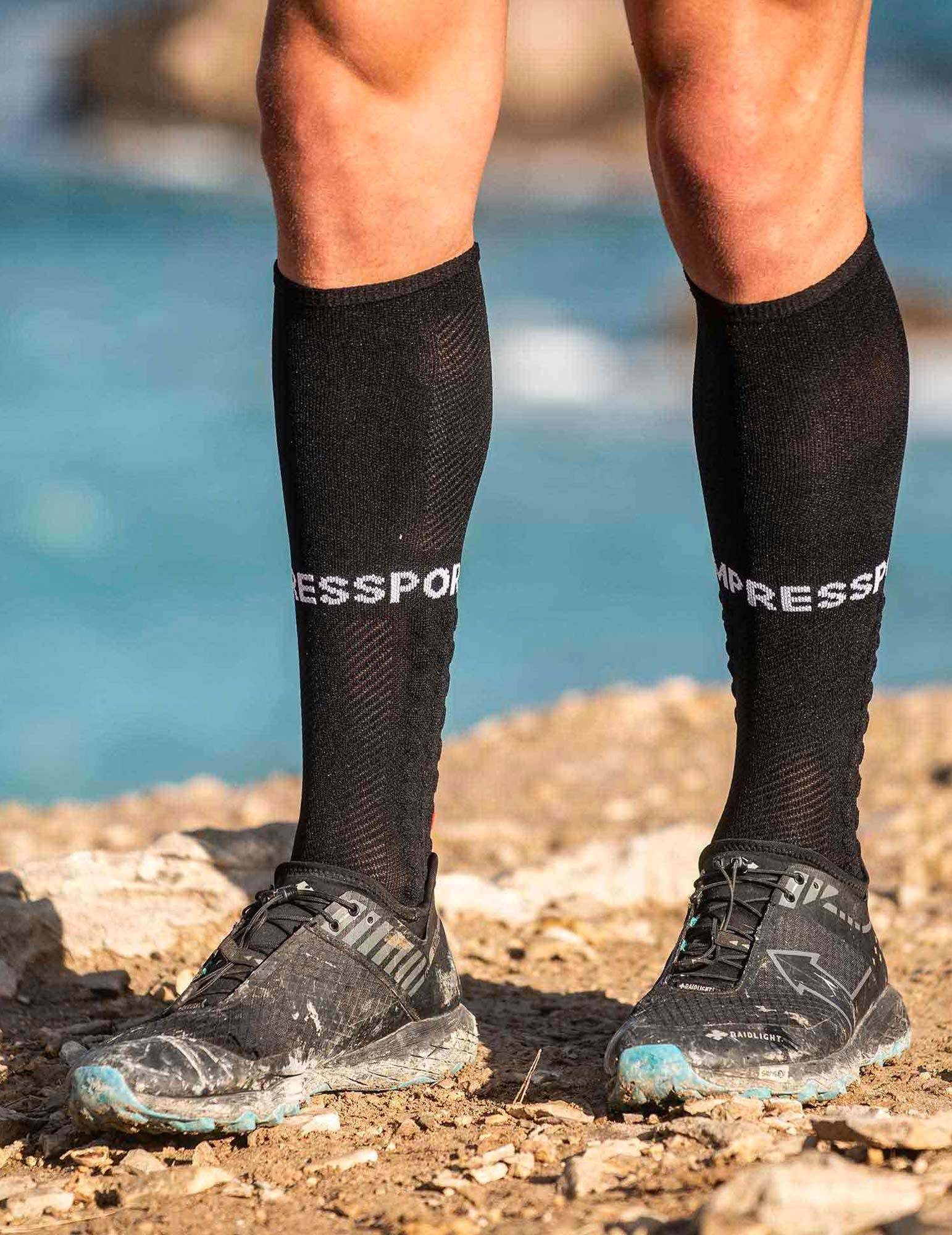 Chaussettes hautes compression "Full Socks Run" Compressport (lot de 2) 9 Chaussettes hautes compression Full Socks Run Compressport lot de 2 13575