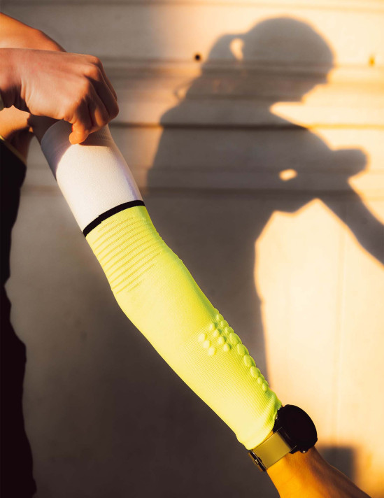 Compressport "Ultralight" armcompressiemouwen (set van 2) 42 Compressport ultralichte armcompressiemouwen set van 2 4948