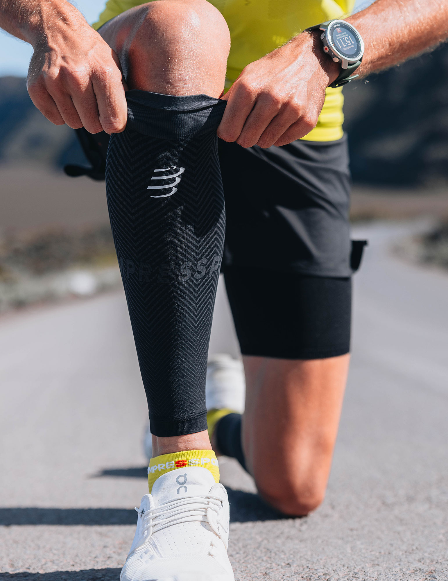 Manicotti a compressione per polpacci "R2 Oxygen" Compressport (set di 2) 10 R2 Oxygen Compressport maniche a compressione per polpacci set di 2 20941