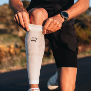 Manicotti a compressione per polpacci "R2 Oxygen" Compressport (set di 2) 17 R2 Oxygen Compressport Maniche a compressione per polpacci Set di 2 62825