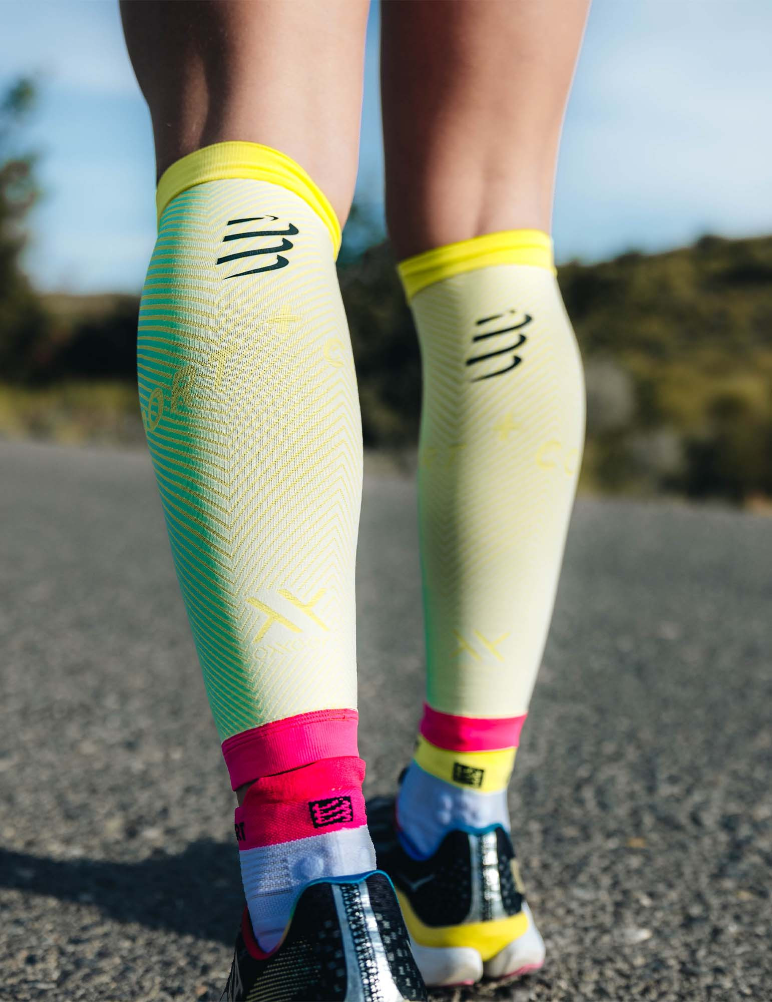 Manicotti a compressione per polpacci "R2 Oxygen" Compressport (set di 2) 4 Compressport R2 Oxygen Calf Compression Sleeves Set di 2 68612