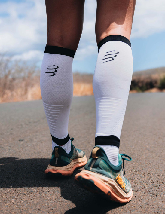 Manicotti a compressione per polpacci "R2 3.0" Compressport (set di 2) 5 Compressport R2 3.0 Calf Compression Sleeves Set di 2 18877