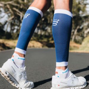 Manicotti a compressione per polpacci "R2 3.0" Compressport (set di 2) 59 Compressport R2 3.0 Calf Compression Sleeves Set di 2 29159