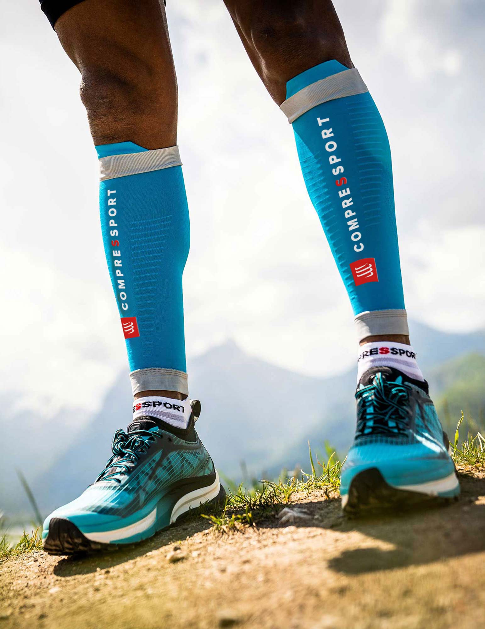 Manicotti a compressione per polpacci "R2 3.0" Compressport (set di 2) 35 Compressport R2 3.0 Calf Compression Sleeves Set di 2 58256