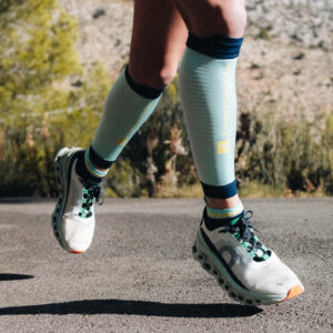 Manicotti a compressione per polpacci "R2 3.0" Compressport (set di 2) 53 Compressport R2 3.0 Calf Compression Sleeves Set di 2 6236