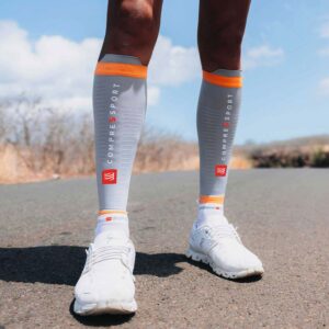Manicotti a compressione per polpacci "R2 3.0" Compressport (set di 2) 71 Compressport R2 3.0 Calf Compression Sleeves Set di 2 7636