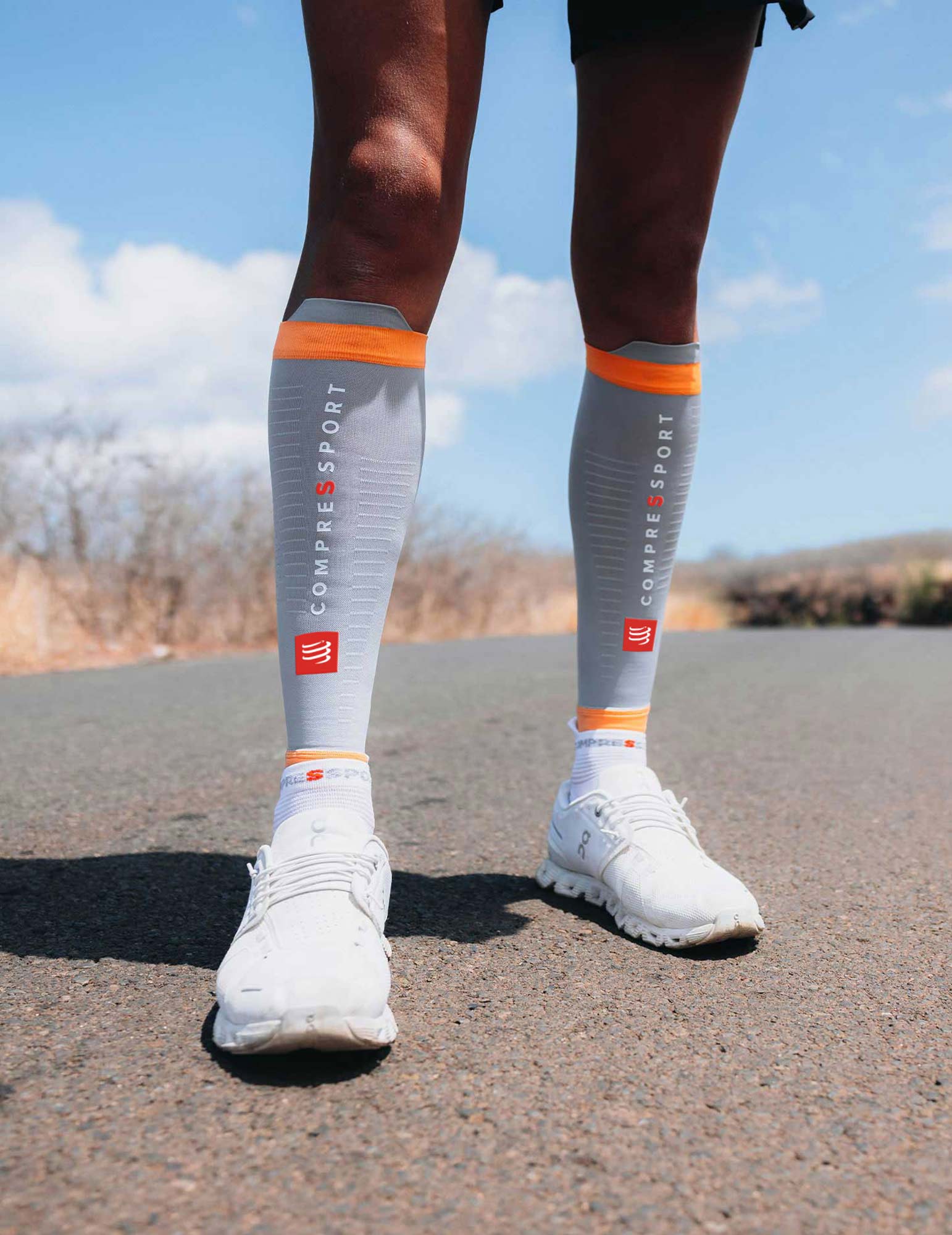 Manicotti a compressione per polpacci "R2 3.0" Compressport (set di 2) 32 Compressport R2 3.0 Calf Compression Sleeves Set di 2 7636