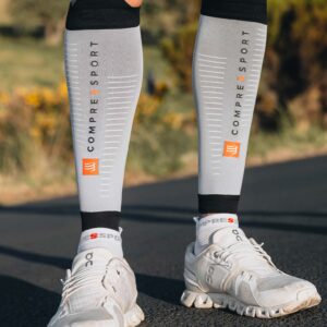 Manicotti a compressione per polpacci "R2 3.0" Compressport (set di 2) 68 Compressport R2 3.0 Calf Compression Sleeves Set di 2 82461