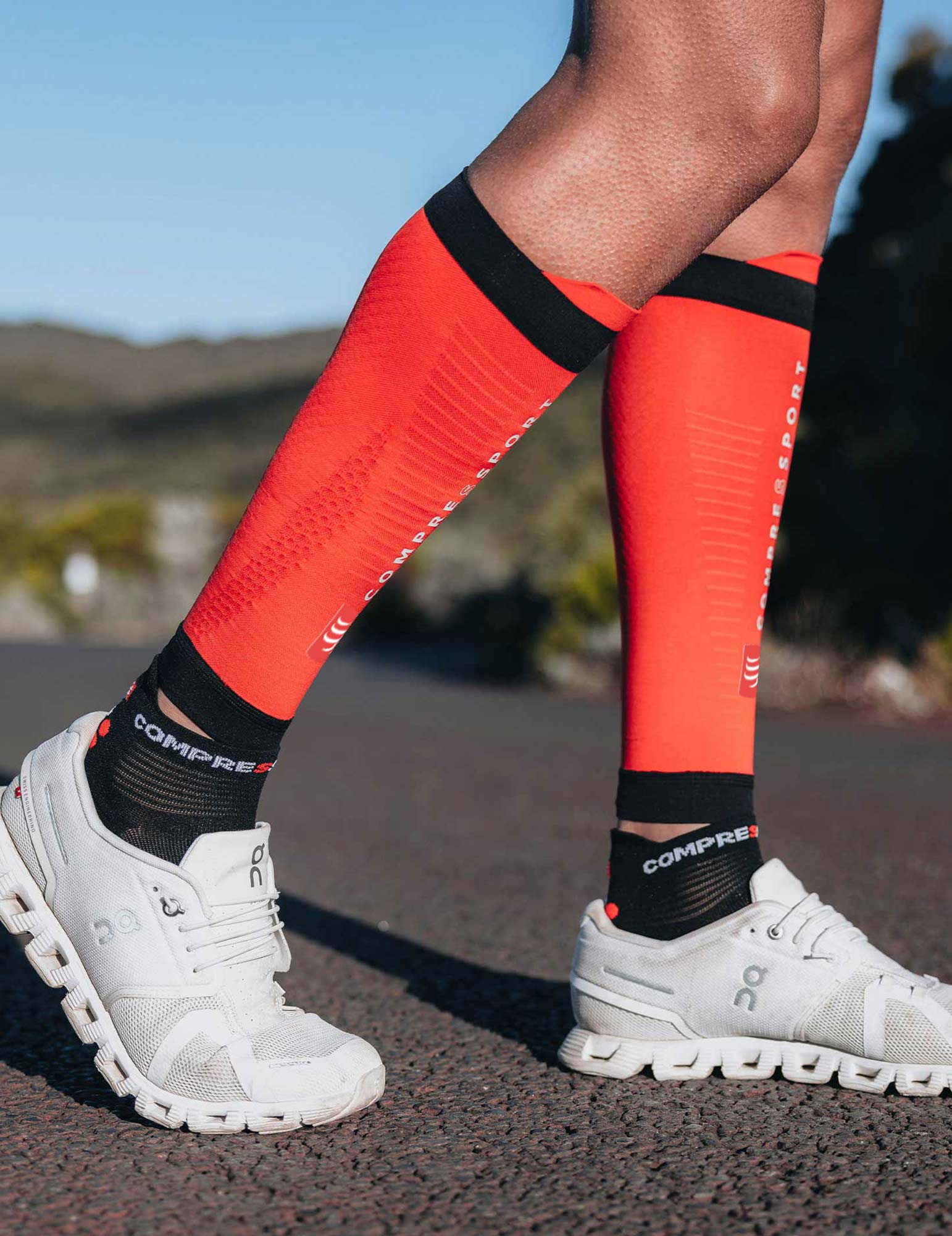 Manicotti a compressione per polpacci "R2 3.0" Compressport (set di 2) 23 Compressport R2 3.0 Calf Compression Sleeves Set di 2 87857