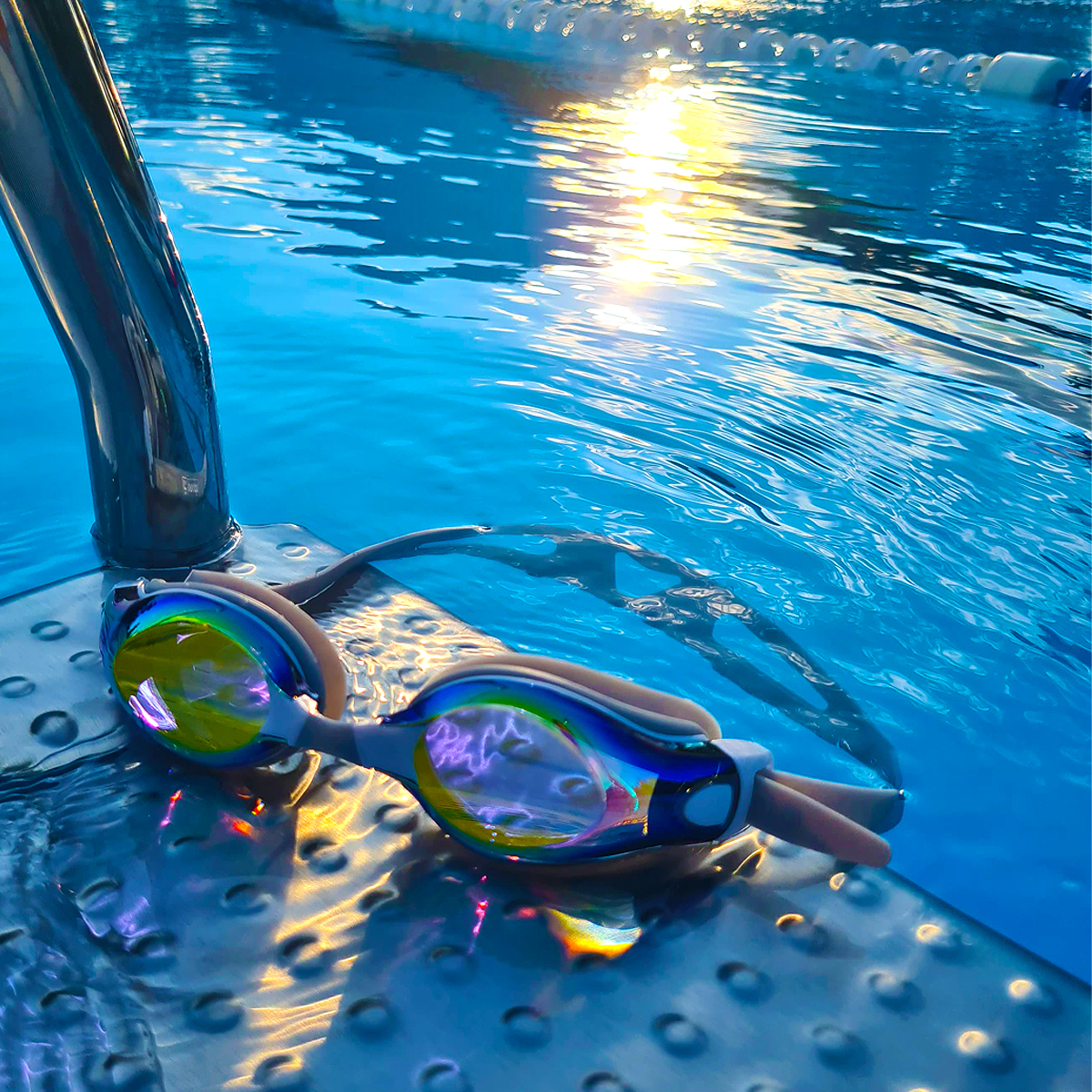 Lunettes de natation Adulte effet miroir doré Omada – Image 3