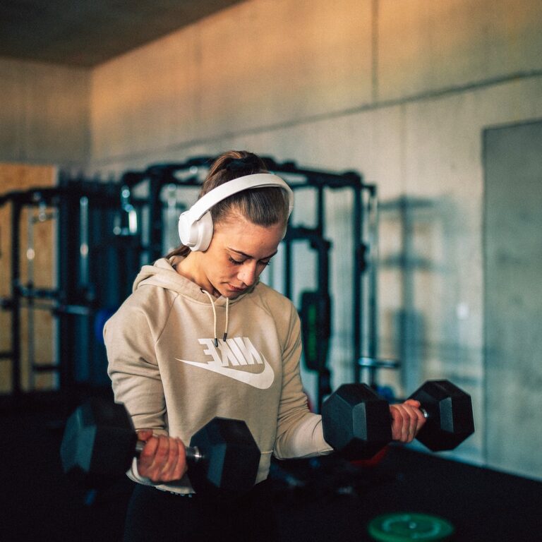 Musculation exercices avec halteres