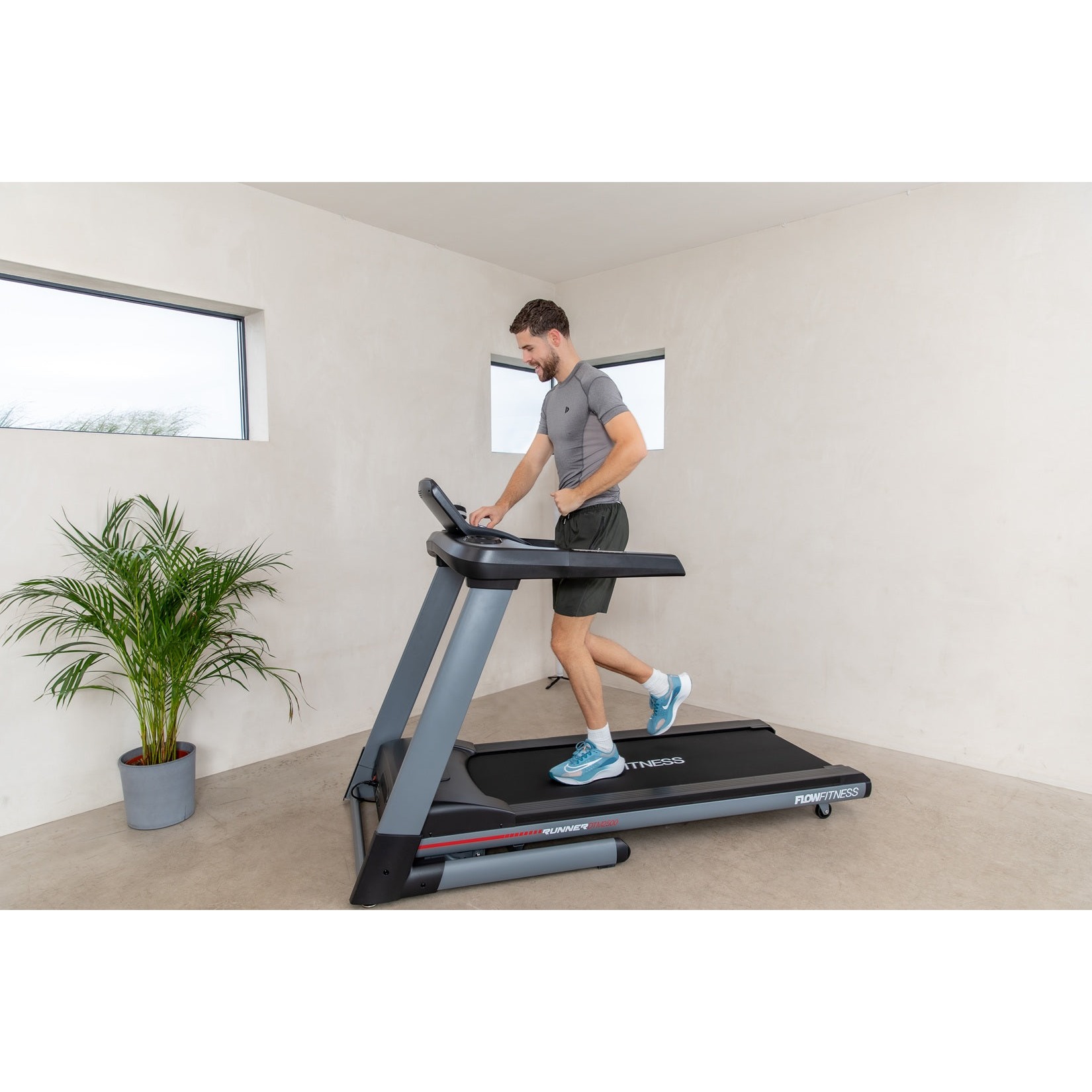 Loopband „Runner DTM2500“ van Flow Fitness 6 Loopband „Runner DTM2500“ van Flow Fitness - Afbeelding 6